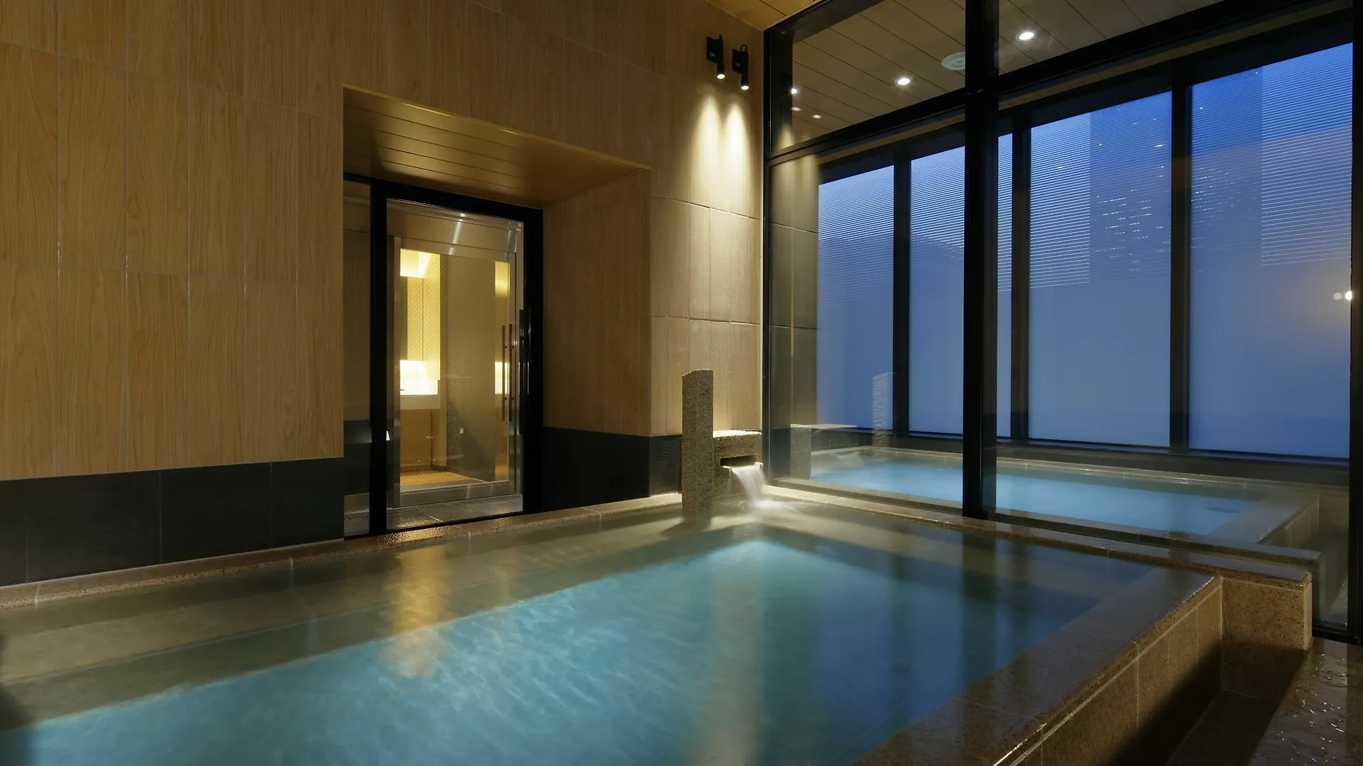 Candeo Hotels Tokyo Shimbashi