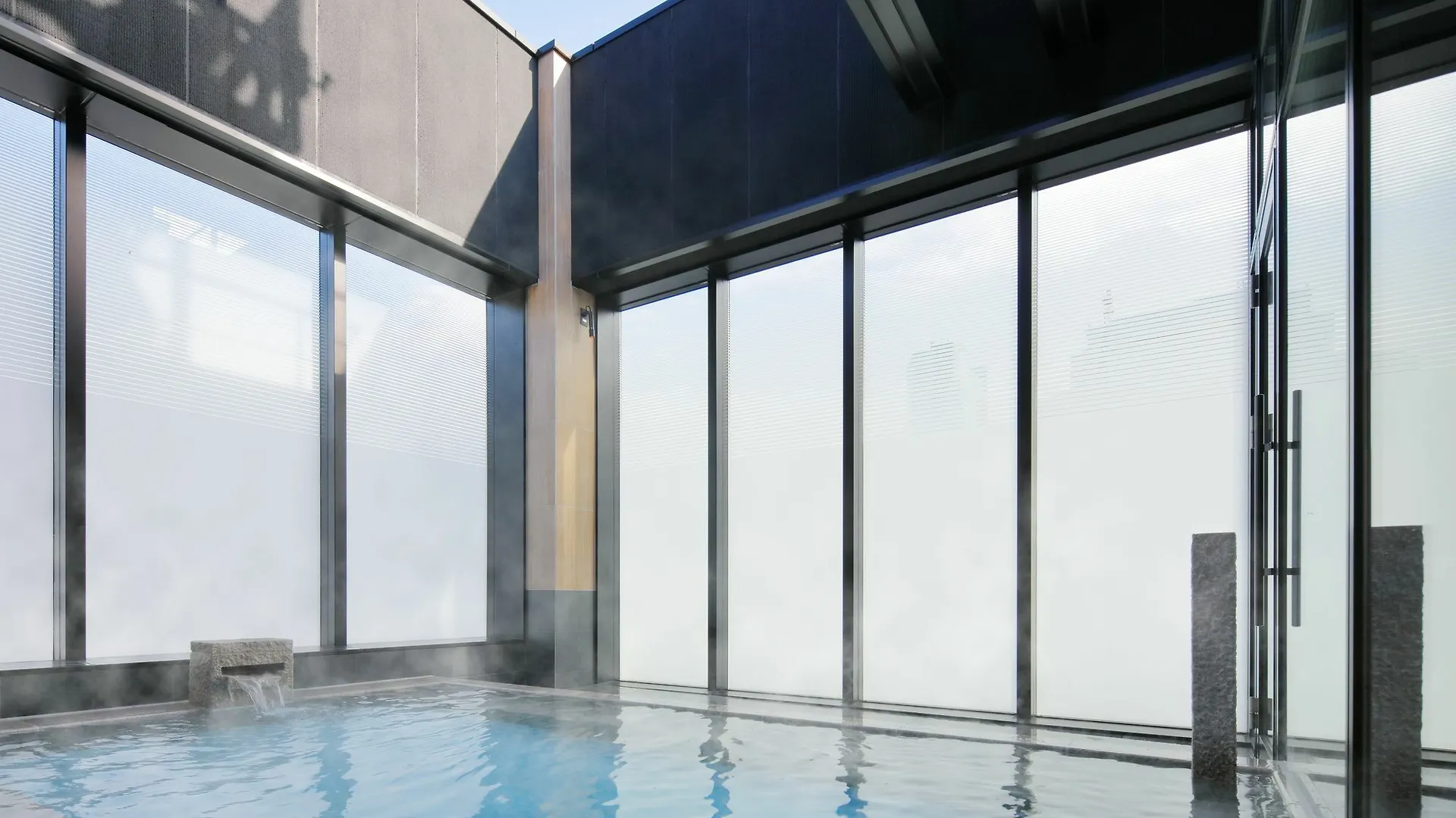 Candeo Hotels Tokyo Shimbashi 4*,  Japán